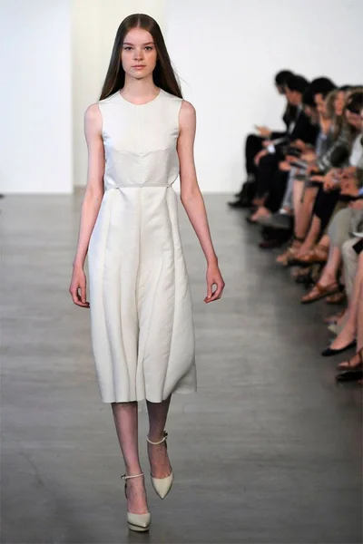 Look 3